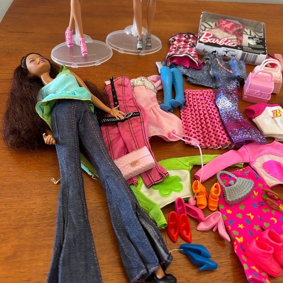 2000's Barbie Lot - Picture 2 of 10